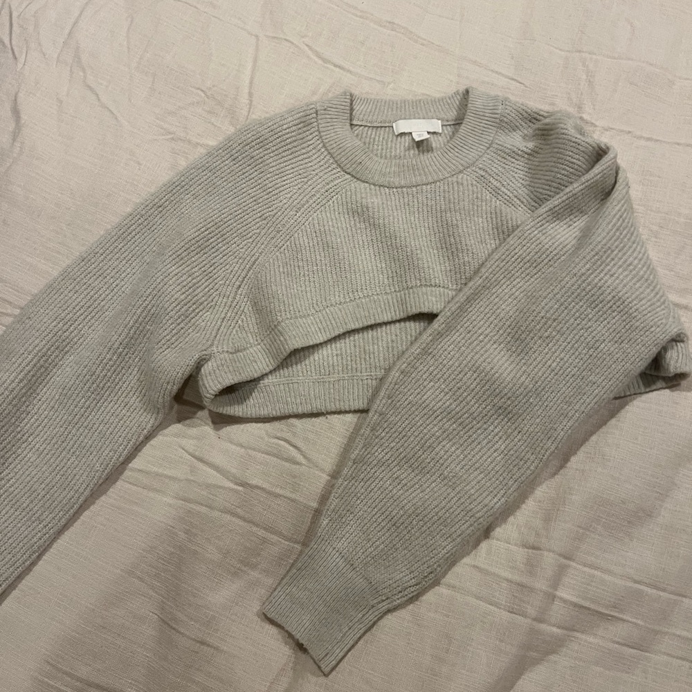 H&M Light Gray Crop Top Sweater